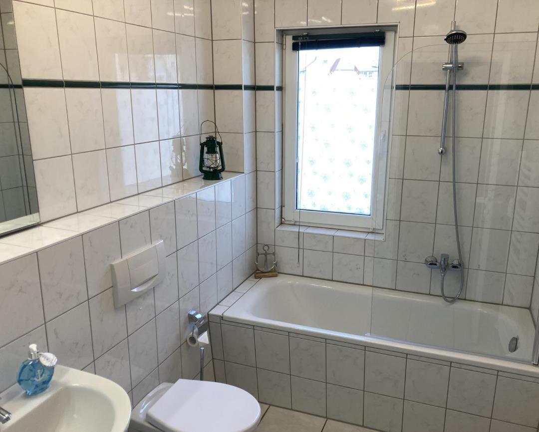 Wohnung 9 Meer-Ruhe Im Haus Stranddistel Komfortable Ferienwohnung Im 1 Og Fuer 4 Personen In Zingst Luaran gambar