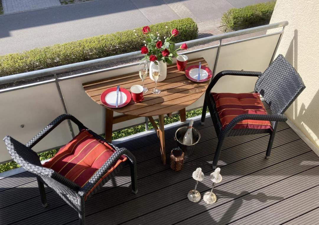 Wohnung 9 Meer-Ruhe Im Haus Stranddistel Komfortable Ferienwohnung Im 1 Og Fuer 4 Personen In Zingst Luaran gambar