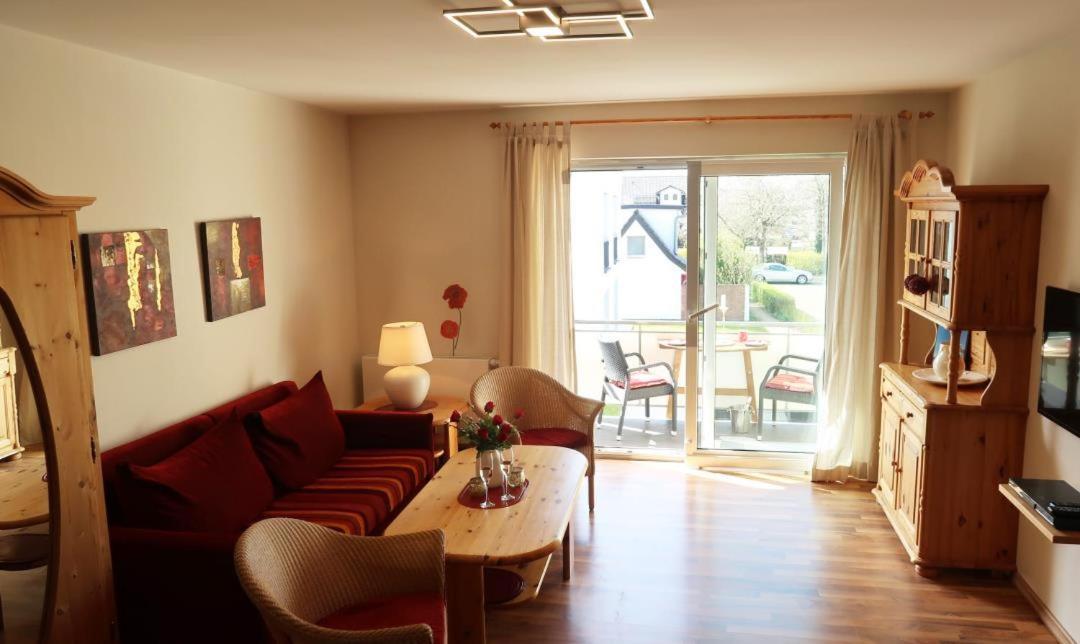 Wohnung 9 Meer-Ruhe Im Haus Stranddistel Komfortable Ferienwohnung Im 1 Og Fuer 4 Personen In Zingst Luaran gambar